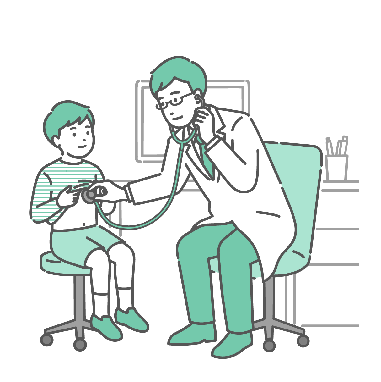 小児科の診察室で、白衣を着た男性医師が、椅子に座って自分でTシャツをまくり上げている男の子の胸に聴診器を当てて、心音や呼吸音を確認している様子。